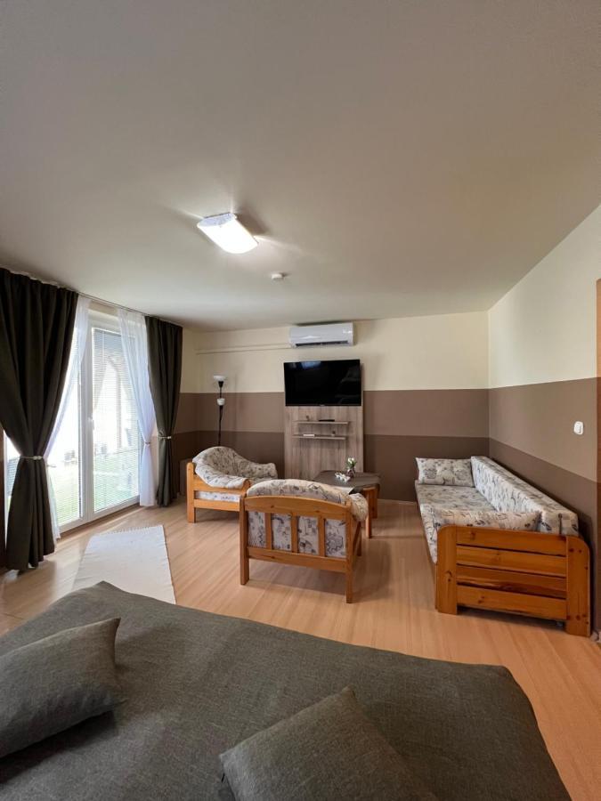 Holler Vendeghaz Ii. Apartment Buk Luaran gambar