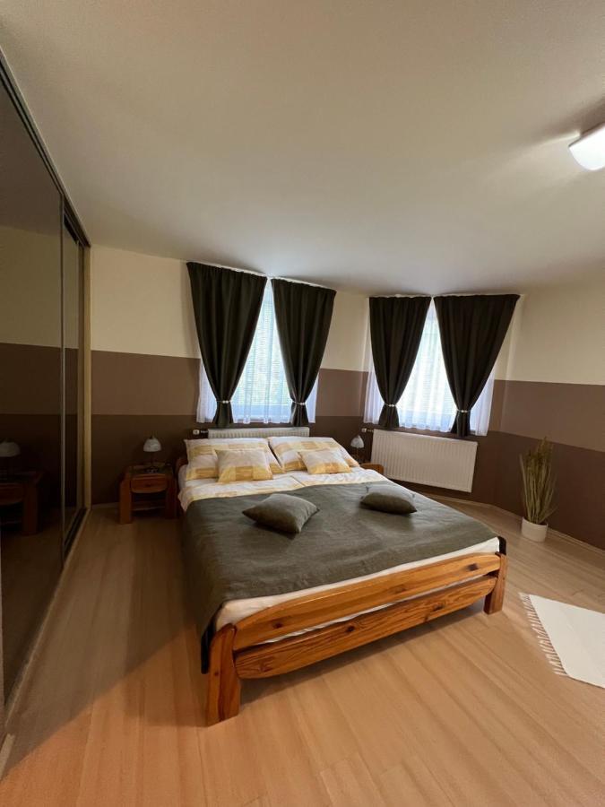 Holler Vendeghaz Ii. Apartment Buk Luaran gambar