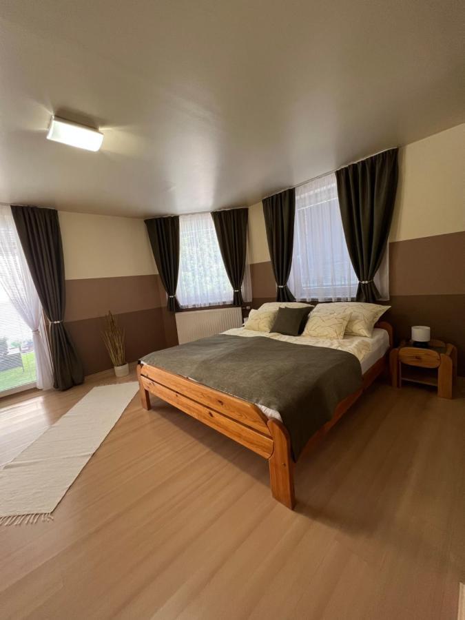 Holler Vendeghaz Ii. Apartment Buk Luaran gambar