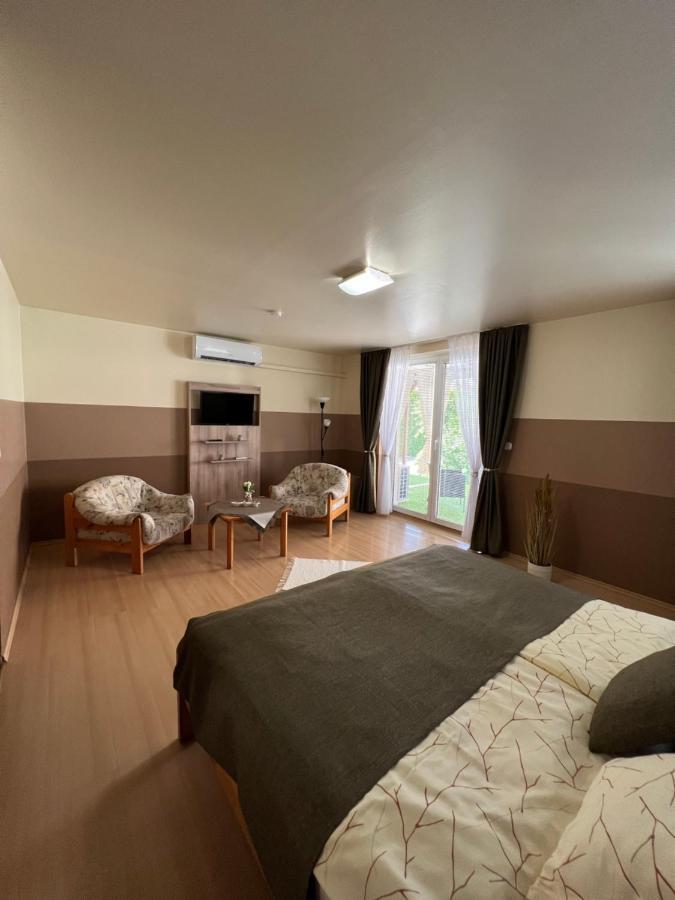 Holler Vendeghaz Ii. Apartment Buk Luaran gambar