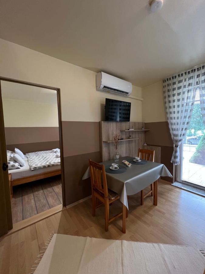 Holler Vendeghaz Ii. Apartment Buk Luaran gambar