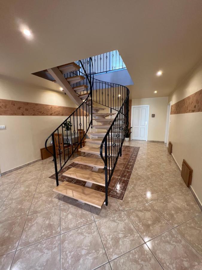 Holler Vendeghaz Ii. Apartment Buk Luaran gambar